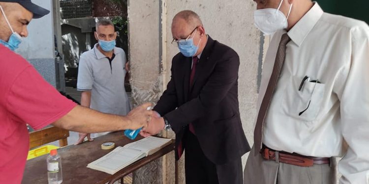 وكيل أسوان الأزهرية ومندوب من قطاع المعاهد يتابعان امتحانات الشهادة الثانوية