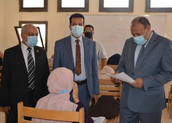نائب رئيس جامعة الأزهر يواصل جولاته التفقدية لمتابعة انتظام سير أعمال الامتحانات