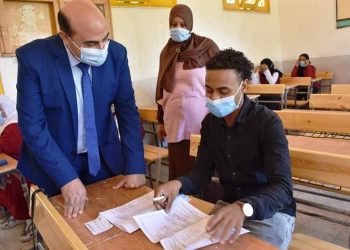 تعليم أسوان: 30 لجنة في 5 إدارات تعليمية جاهزة لاستقبال  6812 طالبا بالمرحلة الثانوية 