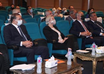 رئيس جامعة سوهاج يشهد توقيع بروتوكول تنفيذ 61 وحدة «بيوجاز منزلي» بالمحافظة