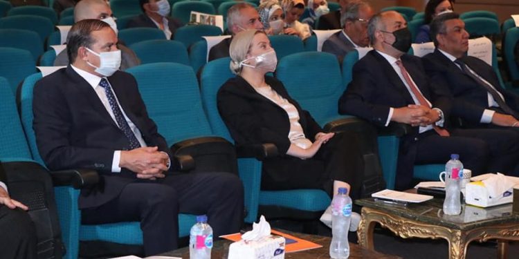 رئيس جامعة سوهاج يشهد توقيع بروتوكول تنفيذ 61 وحدة «بيوجاز منزلي» بالمحافظة