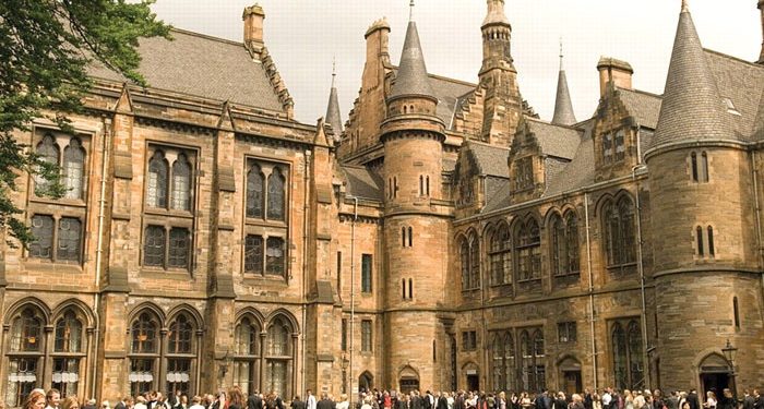 جامعة جلاسكو البريطانية تقدم منحة لطلاب البكالوريوس