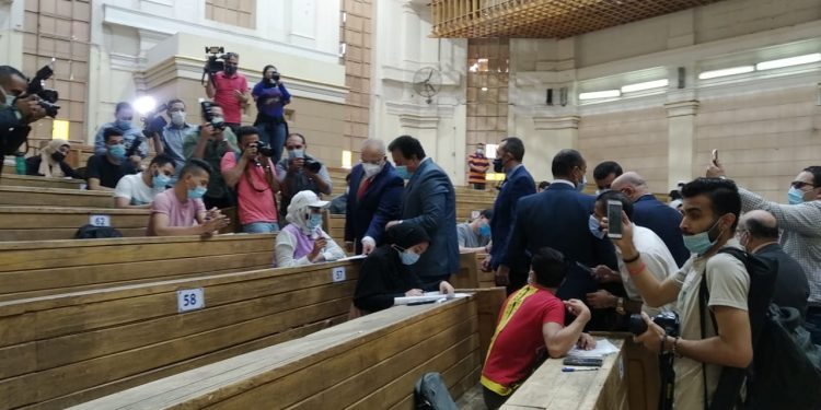 وزير التعليم العالي يتفقد لجان امتحانات كلية التجارة