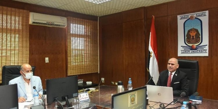 مجلس جامعة الأقصر يقرر صرف 500 جنيه للعاملين وفتح باب التقدم للدراسات العليا