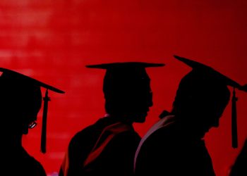 منح الجامعات في 24 ساعة.. فرص دراسية لطلاب البكالوريوس والدراسات العليا