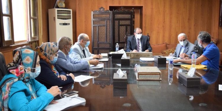 جامعة بني سويف تبحث إنشاء وحدة للتدقيق اللغوي