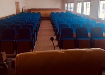 أساتذة إعلام الأزهر يجددون قاعة الإمام عبد الحليم محمود بالجهود الذاتية