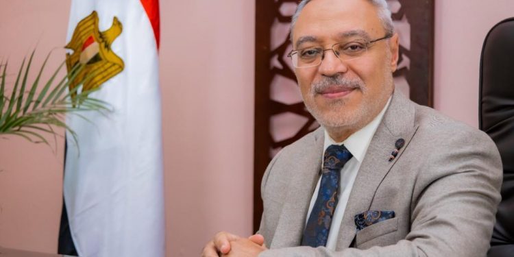 الدكتور محمود زكي، رئيس جامعة طنطا