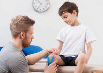 بعد تحمل الدولة لتكاليف العلاج.. تعرف على أعراض الضمور العضلي