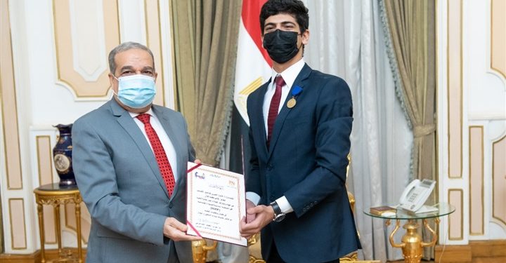 الفائز بجائزة المبدع الصغير.. الطالب جاسر جلال يبتكر برنامج لمساعدة ذوي الهمم