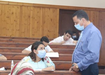 رئيس جامعة الدلتا التكنولوجية يتابع سير اختبارات نهاية العام الدراسى