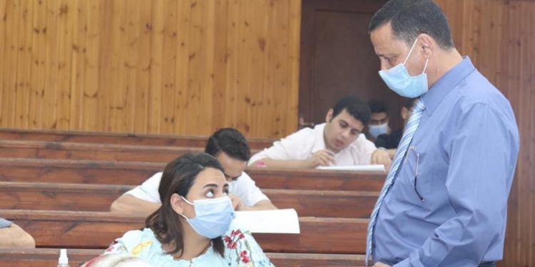 رئيس جامعة الدلتا التكنولوجية يتابع سير اختبارات نهاية العام الدراسى