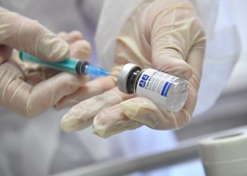 بمبالغ مالية وإنترنت مجاني.. دولة تبتكر وسيلة جديدة لتشجيع الشباب على التطعيم ضد كورونا