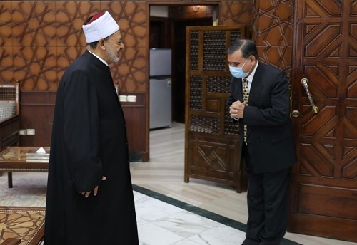 الإمام الأكبر: نولي اهتمامًا كبيرًا بأبنائنا الوافدين الدارسين في الأزهر