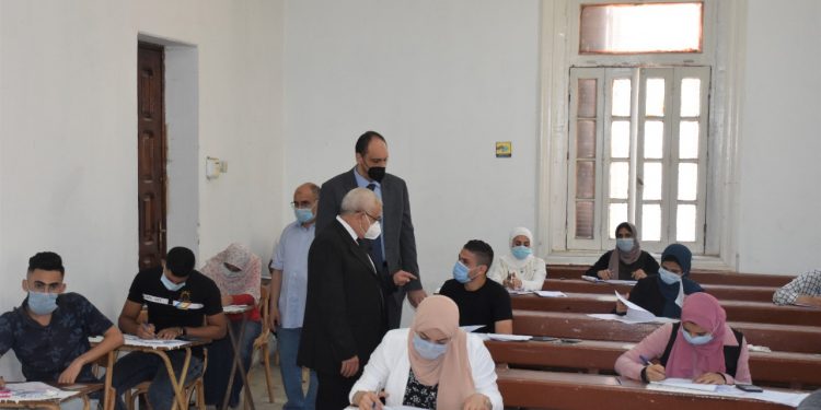 أمهات مصر: تباين في الآراء بين السهل والصعب في امتحانات الإعدادية بالمحافظات