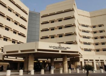 جامعة الملك عبد العزيز تقدم منحة لطلاب البكالوريوس والدراسات العليا في السعودية
