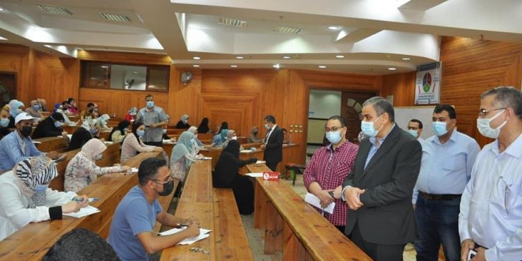 جامعة كفرالشيخ تواصل عقد امتحانات الفصل الدراسي الثاني في 16 كلية