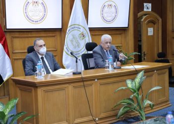 بعد كثرة الشكاوي.. وزير التربية والتعليم يلتقي أولياء أمور مدارس النيل