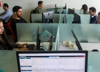 بسبب دورات التحول الرقمي.. طلاب الماجستير والدكتوراه يستغيثوا بالرئيس