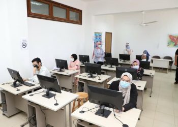 للمرة الأولى.. عقد اختبارات إلكترونية نهائية لطلاب كلية طب اسنان السويس