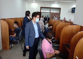 “الجيزاوي” يتفقد امتحانات كليات جامعة بنها ومركز الاختبارات الالكترونية