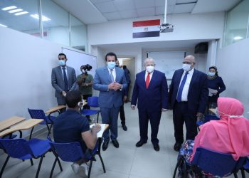 خاص| رئيس جامعة القاهرة: إنجازات الرئيس السيسي في 7 سنوات صعب تكرارها.. وكل الدعم للطلاب الفلسطينيين