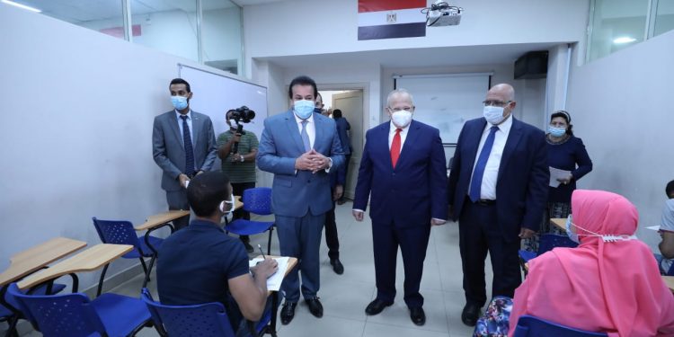 خاص| رئيس جامعة القاهرة: إنجازات الرئيس السيسي في 7 سنوات صعب تكرارها.. وكل الدعم للطلاب الفلسطينيين