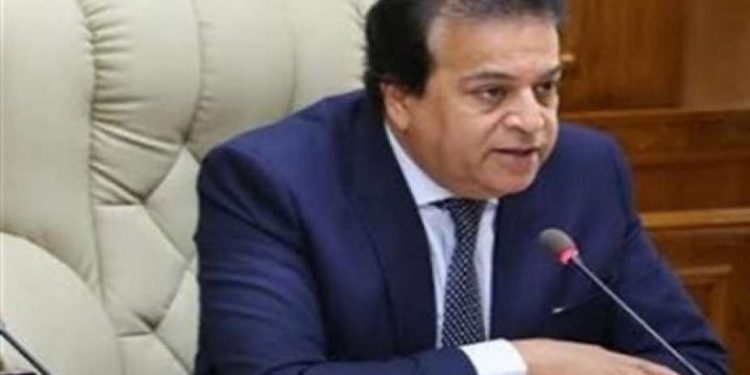 مصدر يكشف تفاصيل المقررات الدراسية الجديدة في الجامعات