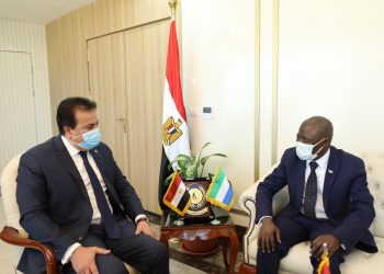 وزير التعليم العالي يبحث مع سفير دولة سيراليون زيادة عدد المنح