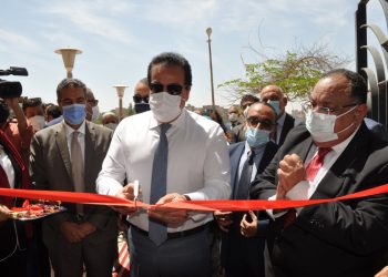 وزير التعليم العالي يفتتح مركز الاختبارات الإلكترونية بجامعة حلوان