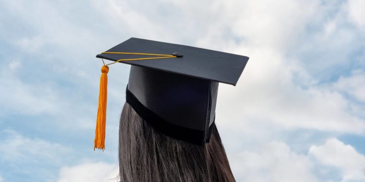 منح الجامعات في 24 ساعة.. فرص دراسية في أوروبا للطلاب