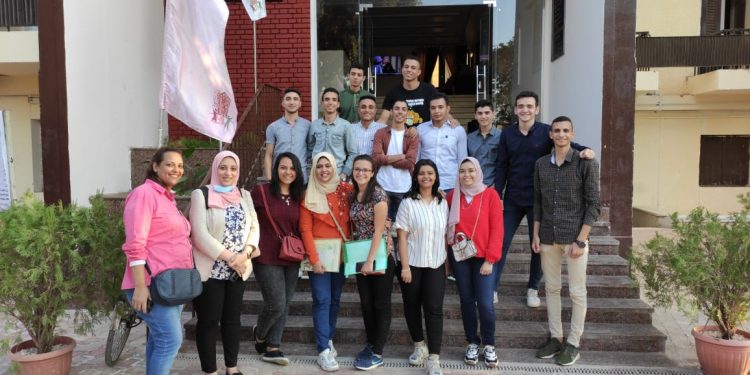 الجامعة الأمريكية بالقاهرة تعلن عن فتح باب التقديم لبرنامج المنح الجامعية لطلاب المدارس الحكومية