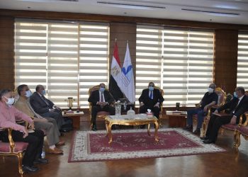 رئيس جامعة  كفرالشيخ  يترأس لجنة اختيار عميد كلية الزراعة