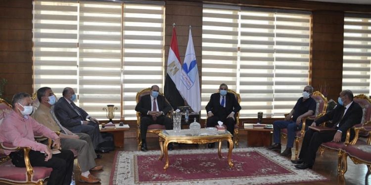 رئيس جامعة  كفرالشيخ  يترأس لجنة اختيار عميد كلية الزراعة