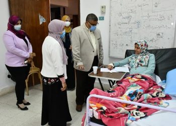 رئيس جامعة القناة يتفقد اللجان الخاصة بكلية التمريض