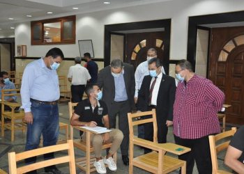 رئيس جامعة كفر الشيخ يتابع سير امتحانات الفصل الدراسي الثاني