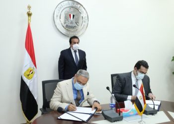 لطرح برامج التعلم الالكتروني المدمج.. جامعة طنطا و الالكترونية تتعاونان