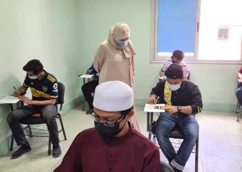 عميدة العلوم الإسلامية تتابع سير أعمال الامتحانات واتباع الإجراءات الاحترازية