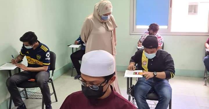 عميدة العلوم الإسلامية تتابع سير أعمال الامتحانات واتباع الإجراءات الاحترازية