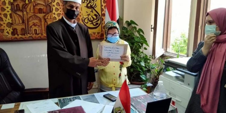 "الإسكندرية الأزهرية " تكرم الطلاب المكفوفين وتسلمهم العصا الإلكترونية