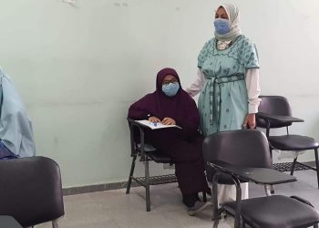 عميدة العلوم الإسلامية تتابع امتحانات الوافدين بالفصل الدراسي الثاني