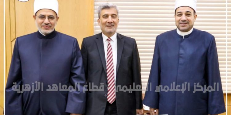 داوود يستقبلُ عميدَ المعاهدِ الأزهريةِ بفلسطين لبحثِ سبلِ تطويرِ التعليمِ بفلسطين