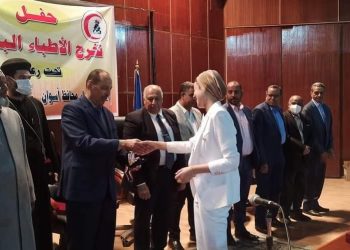 عبدالحميد يحضر حفل تخريج الدفعة الخامسة من كلية طب الأزهر بأسوان