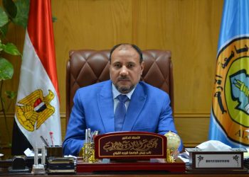 وفد من أطباء جامعة الأزهر يتابع حالة الطالبتين المصابتين