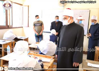 رئيس قطاع المعاهد الأزهرية يتابعُ لجانَ الشهادةِ الثانويةِ داخل القاهرة