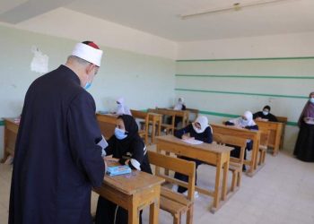 وكيل الأزهر يتفقد لجان العاشر من رمضان في أول أيام امتحانات الشهادة الثانوية
