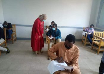 رئيس قطاع المعاهد الأزهرية ورئيس تطوير الوافدين يتفقدان لجان امتحانات ثانوية البعوث الإسلامية