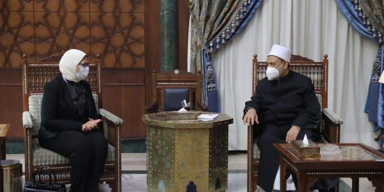 الإمام الأكبر: دعم القطاع الصحي واجب وطني على كافة المؤسسات