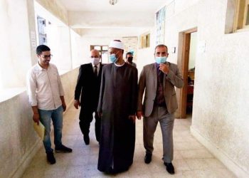 الإسكندرية الأزهرية.. طلاب القسم العلمي يؤدون امتحانهم في الجبر والهندسة الفراغية وسط إجراءات احترازية مشددة