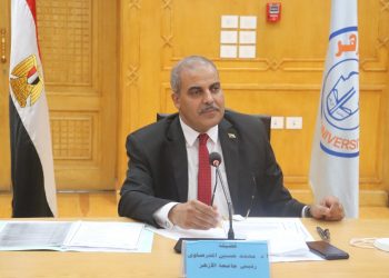 رئيس جامعة الأزهر يشيد بجهود الطواقم الطبية منذ اندلاع جائحة كورونا